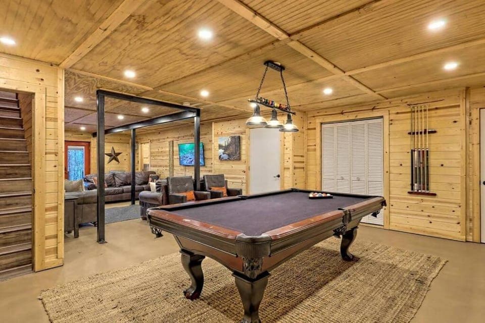 Billiard, Game Room