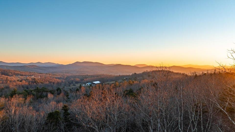 Hawksnest House in Union County