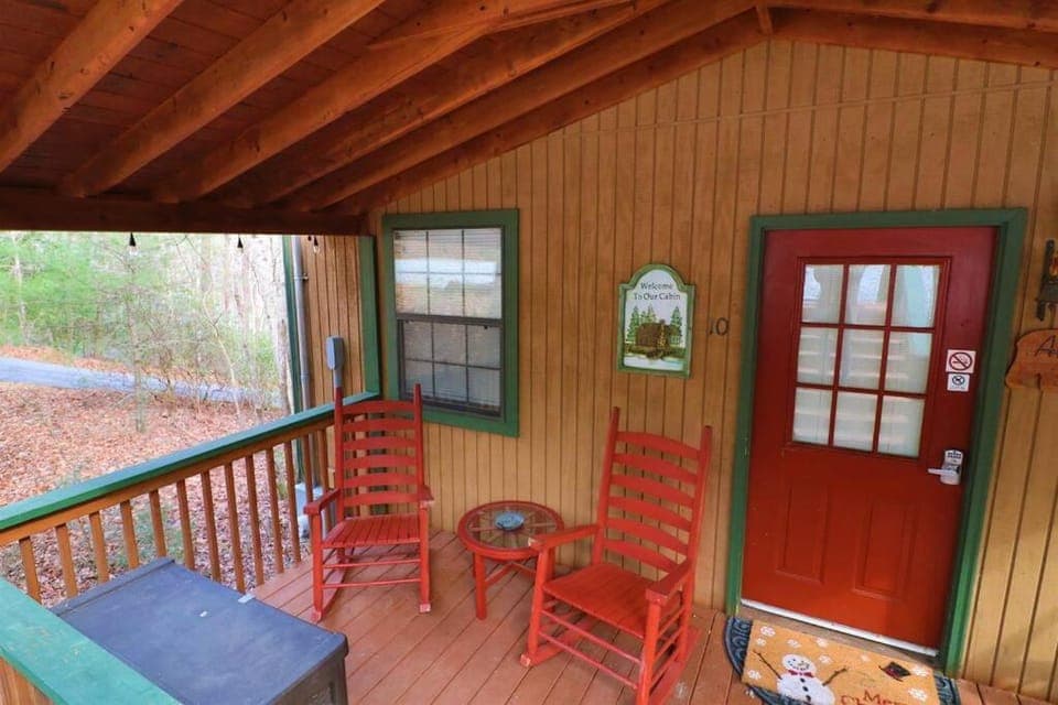 Mountain Cabin 2B Jacuzzi #10 Cabin in White County
