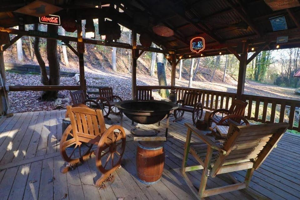 Amazing Cabin fireplace and stream #11 Cabin in White County