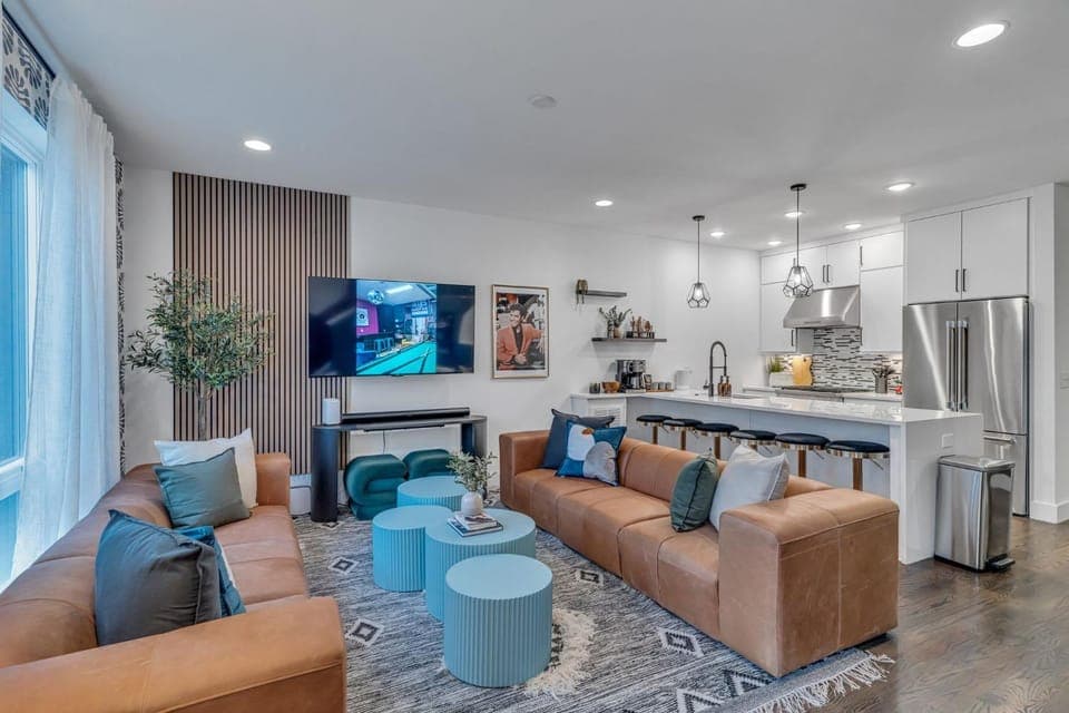 Rooftop Hot Tub & Game Room - 3 Miles to Downtown House in East Nashville
