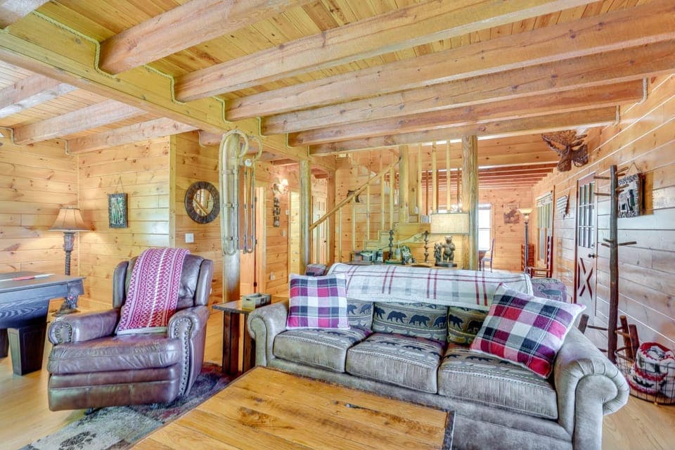 Rustic Topton Cabin w/ Game Room & Private Hot Tub Cabin in Nantahala Lake