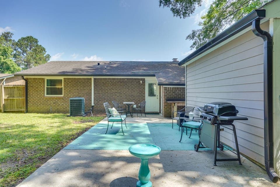 Cozy Goose Creek Escape w/ Patio & Grill House in Goose Creek