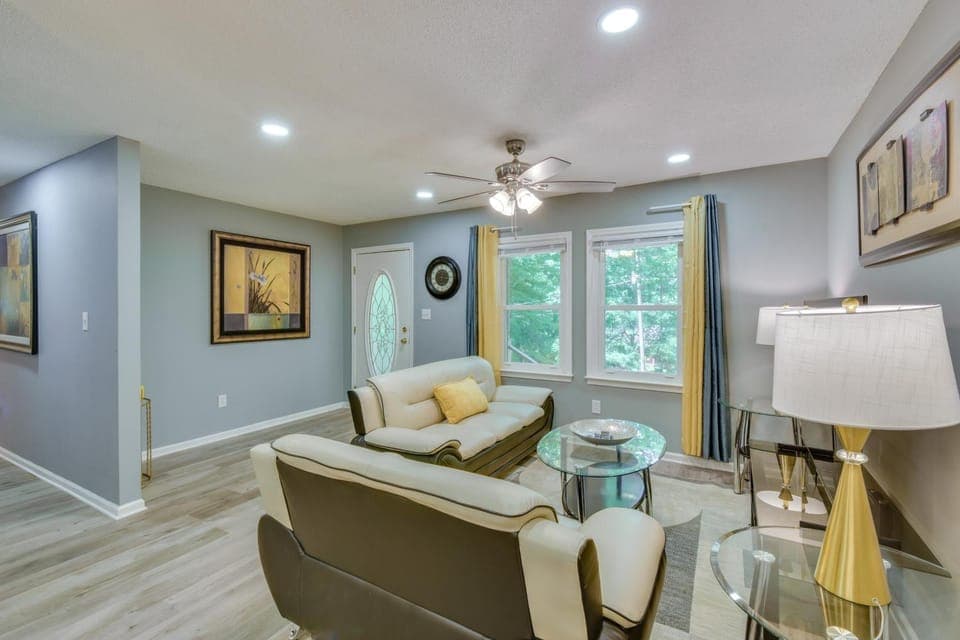 Athens Home w/ Deck - Near Sanford Stadium! House in Athens