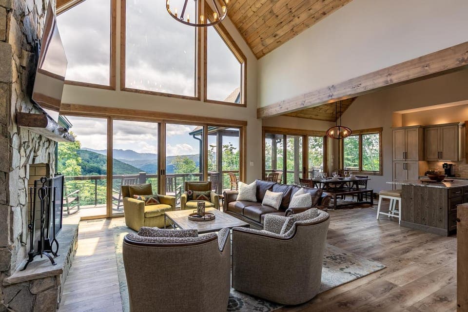 Livin' Lodge at Eagles Nest House in Watauga