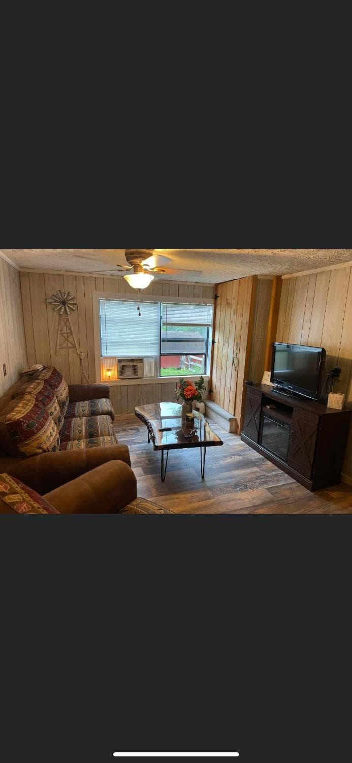 Country Roads cabin Cabin in Tennessee