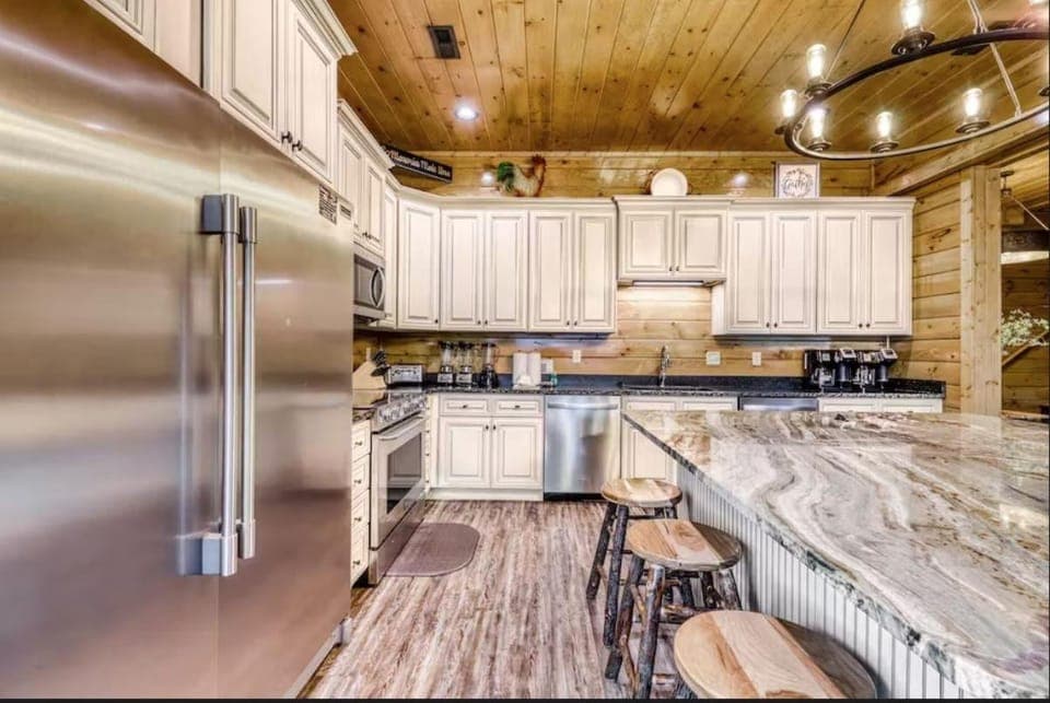 The Big Poplar Retreat by Stony Brook Cabins Cabin in Gatlinburg