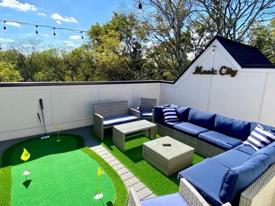 View (from property/room), Balcony/Terrace, Seating area