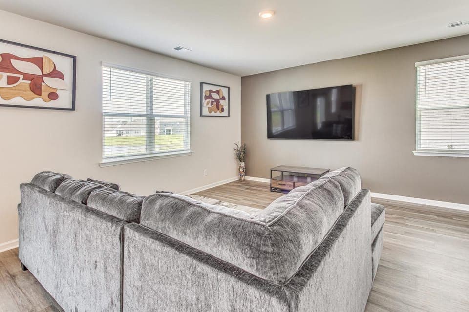 2 Mi to Golf: Myrtle Beach Home w/ Pool Access! House in Carolina Forest
