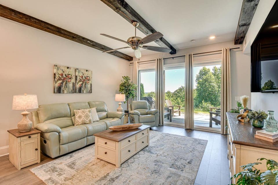 Toccoa Condo on Golf Course w/ Patio & Grill House in Lake Hartwell