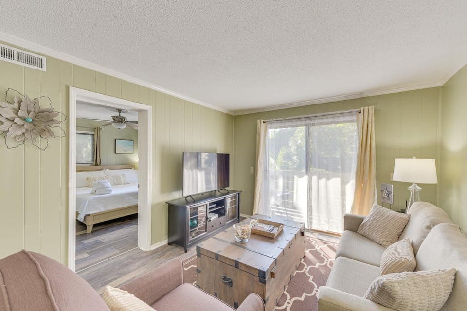 1 Mi to Beach, Pool Access: Hilton Head Island Gem House in Hilton Head Island