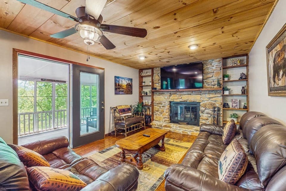 Hillside Cottage House in Helen