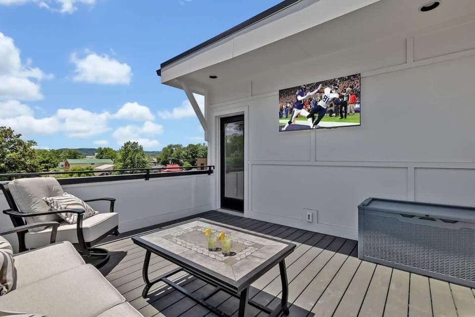 Tenor - Private Rooftop - 8 mins to Broadway House in Berry Hill