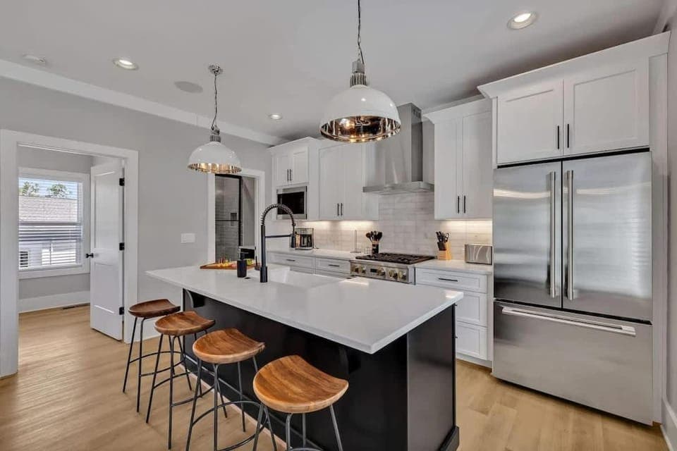 Ensemble-4 Unit Combo-8 mins to Broadway House in Berry Hill