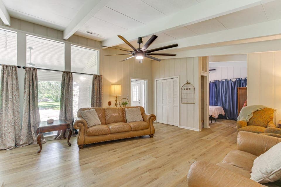 Expansive Family Home: 6 Mi to Dtwn Florence! House in Florence