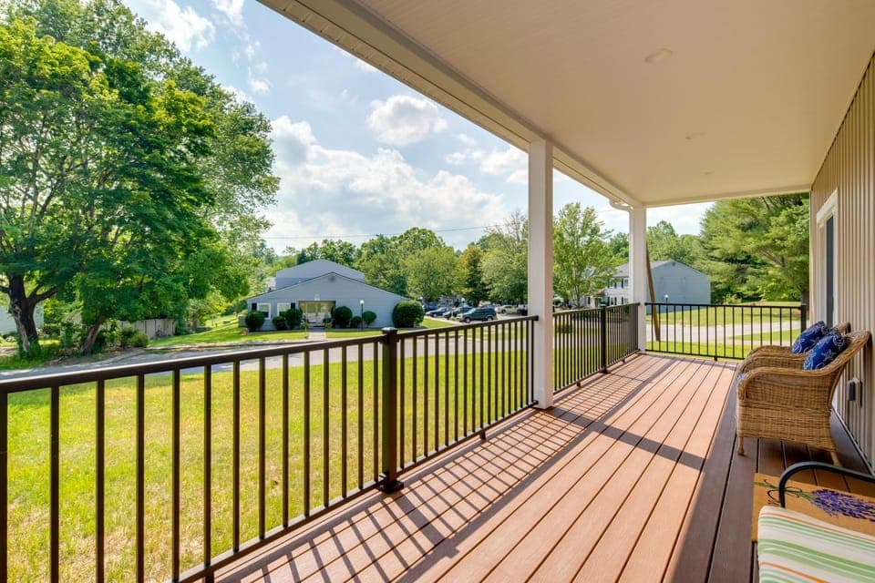 Cozy Hendersonville Home .05 Mi to Acusta Trail House in Hendersonville