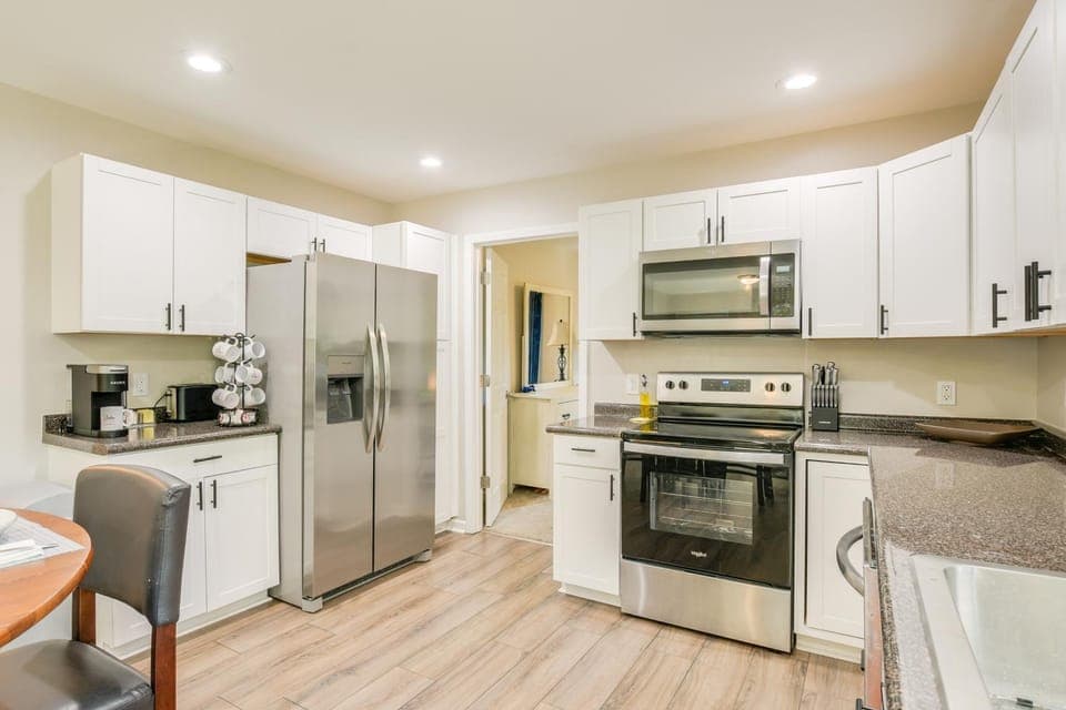 Charming Greenville Home w/ Yard: 3 Mi to Downtown House in Greenville