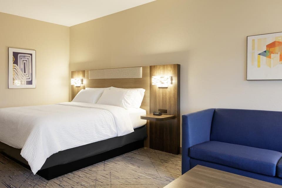 Seating area, Bedroom