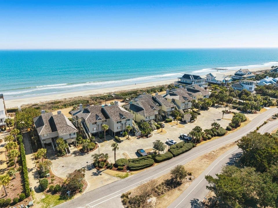 On the Beach villa by Peace Vacations Apartment in Debordieu