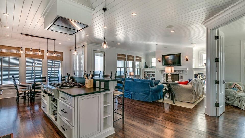 Magnolia in Pawleys Island home by Peace Vacations House in Pawleys Island