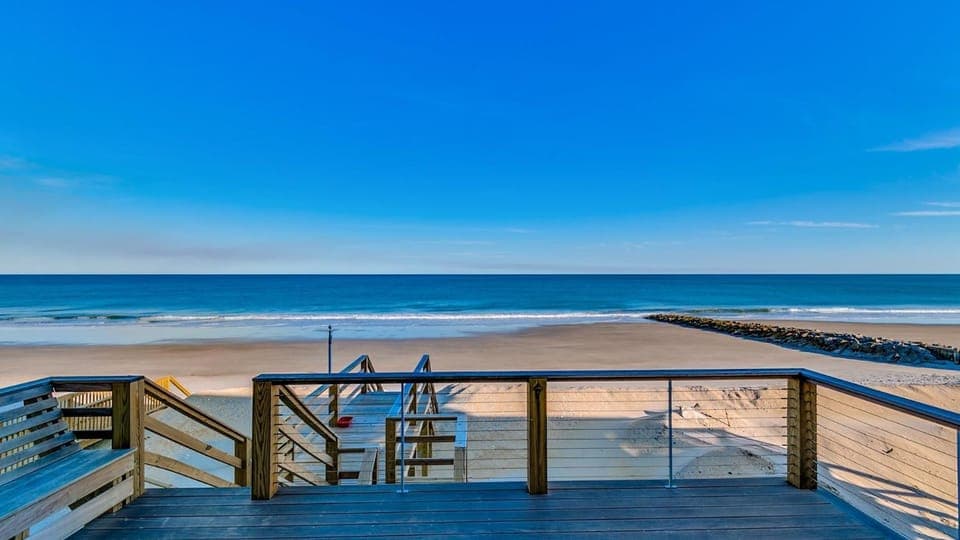 Magnolia in Pawleys Island home by Peace Vacations House in Pawleys Island