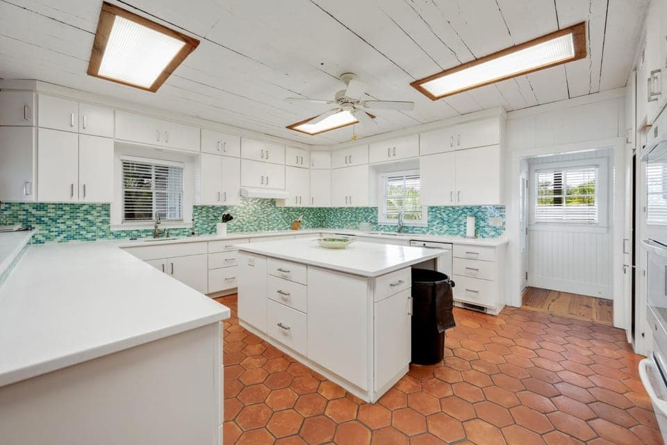 Kitchens Beach House home by Peace Vacations House in Debordieu