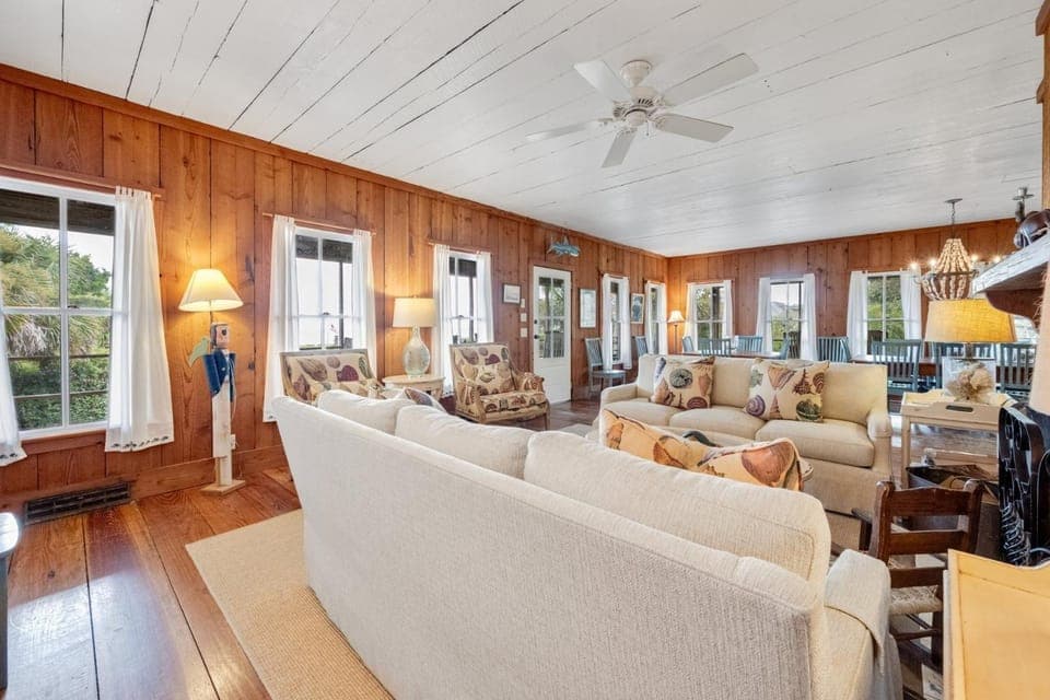 Kitchens Beach House home by Peace Vacations House in Debordieu