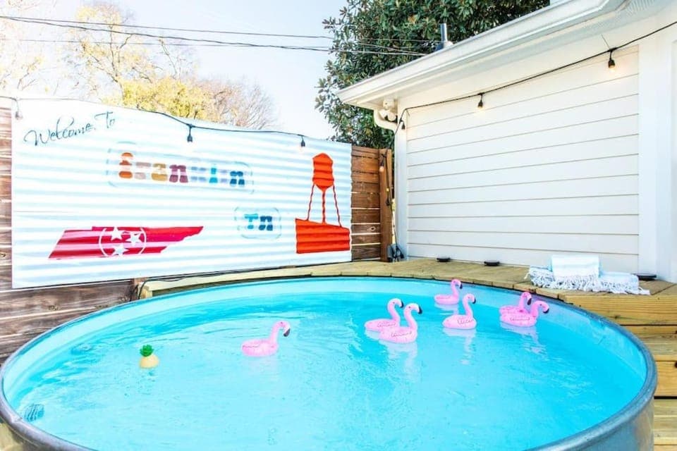 Swimming pool