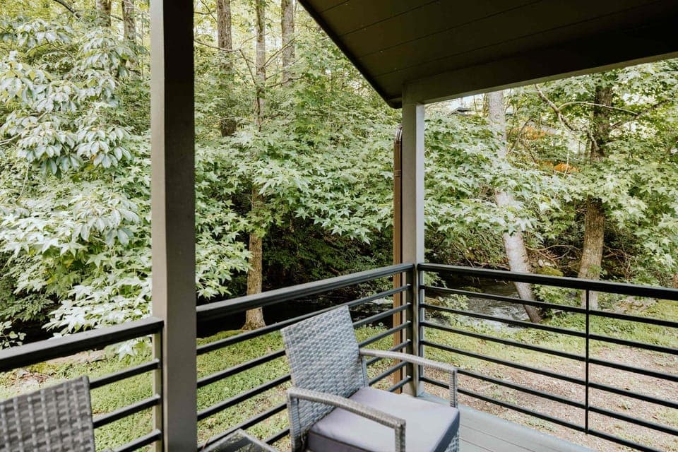 Creekside Modern Tiny Home - Firepit - Racoon Cabin Cabin in Pittman Center