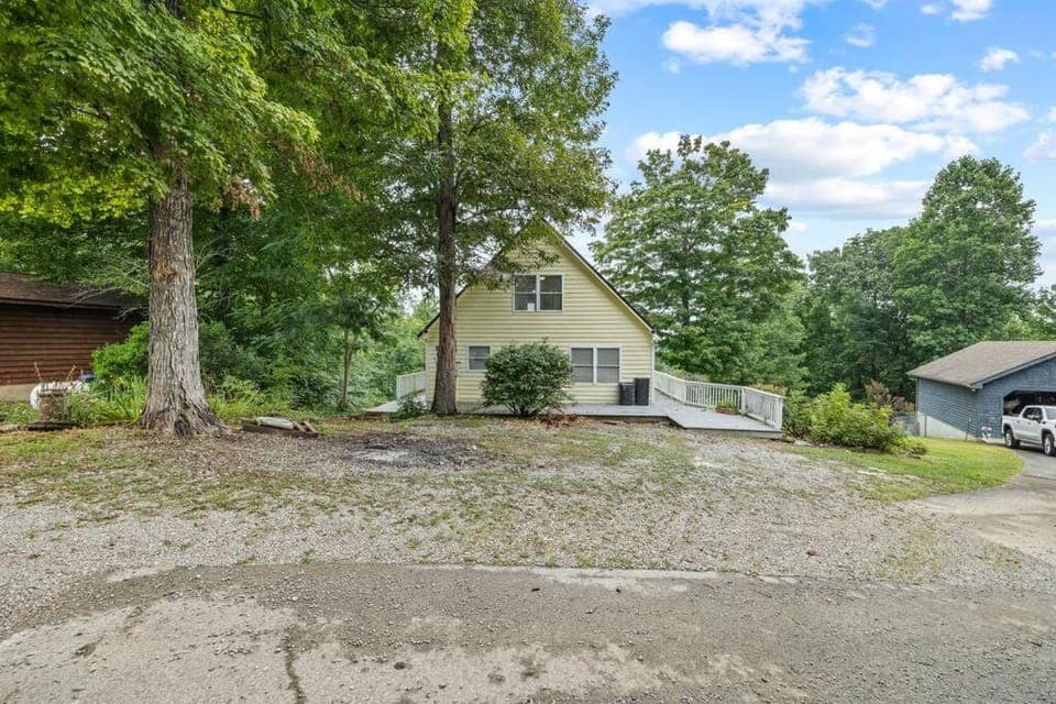 Breathtaking Lake Views 6 mi from Sunset Marina! House in Tennessee