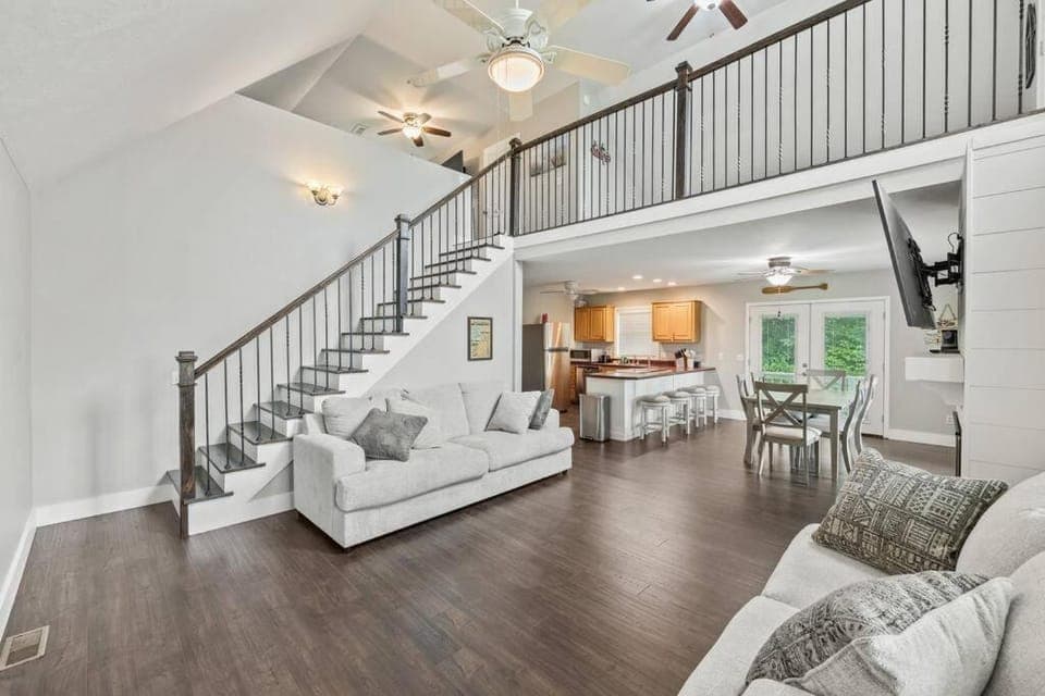 Breathtaking Lake Views 6 mi from Sunset Marina! House in Tennessee