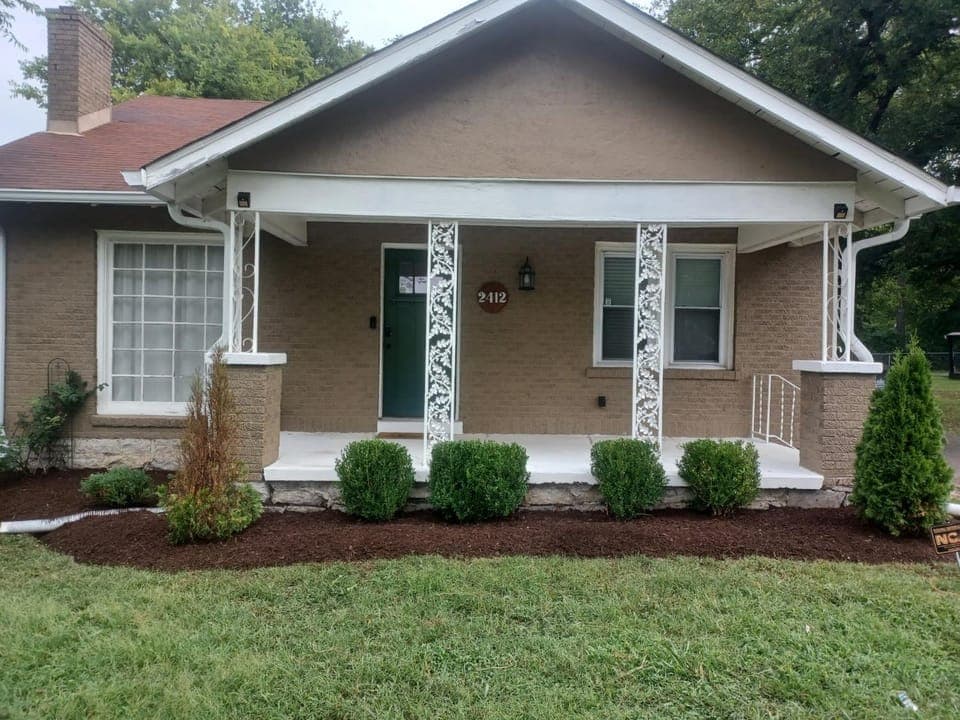 Spacious 3 bedroom home 3 miles to DT House in Nashville