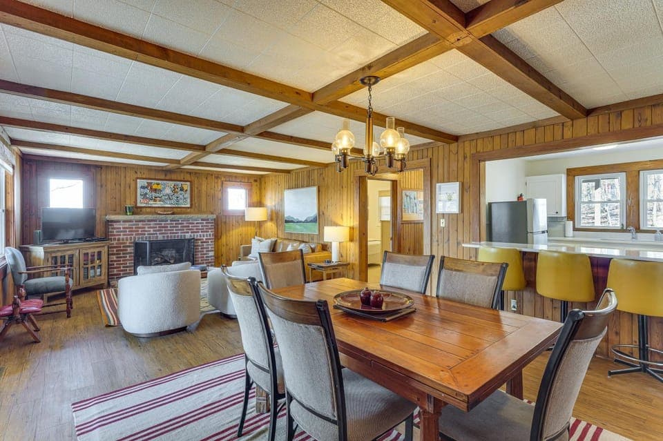 Center Hill Couples Retreat Cabin: Lake View, Deck Cabin in Center Hill Lake