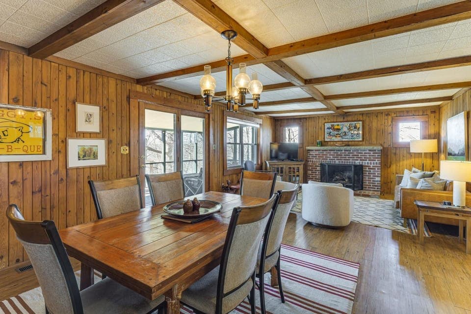 Center Hill Couples Retreat Cabin: Lake View, Deck Cabin in Center Hill Lake