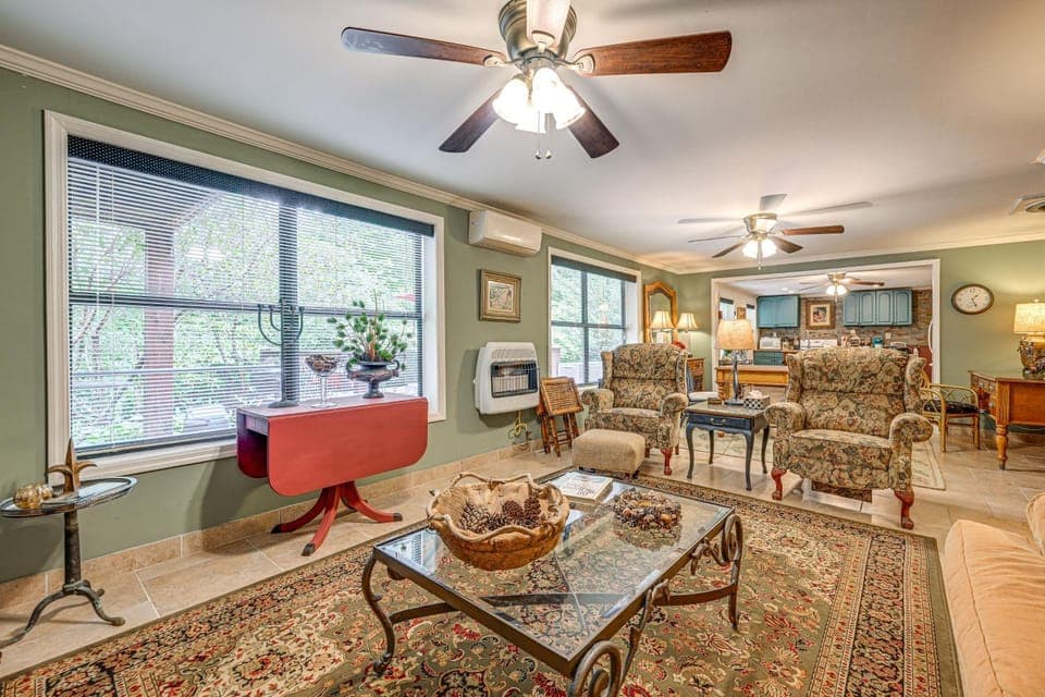 'Chateau on Compass Creek' Quiet Hayesville Escape Apartment in Shooting Creek