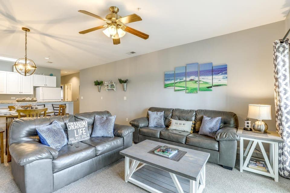 Golfer's Paradise: Myrtle Beach Gem w/ Course View House in Carolina Forest