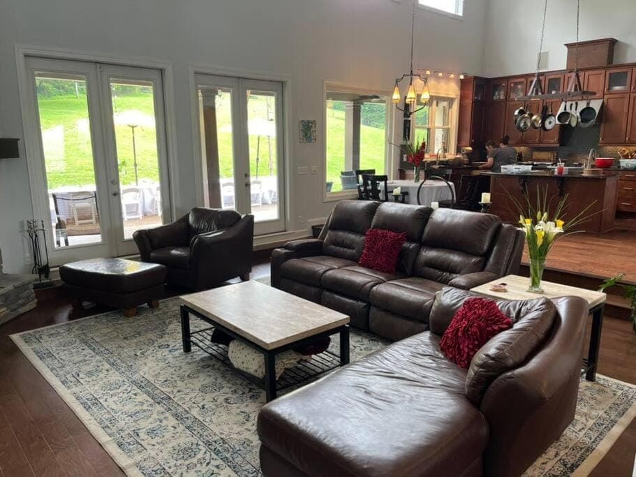 Living room, Seating area