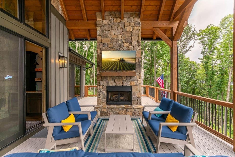 On Mountain Time at Eagles Nest House in Beech Mountain