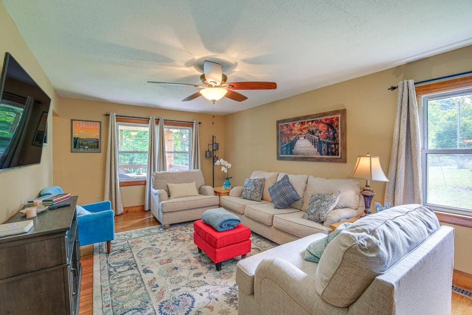Peaceful Bluff City Retreat w/ Fire Pit & Grill House in Bristol