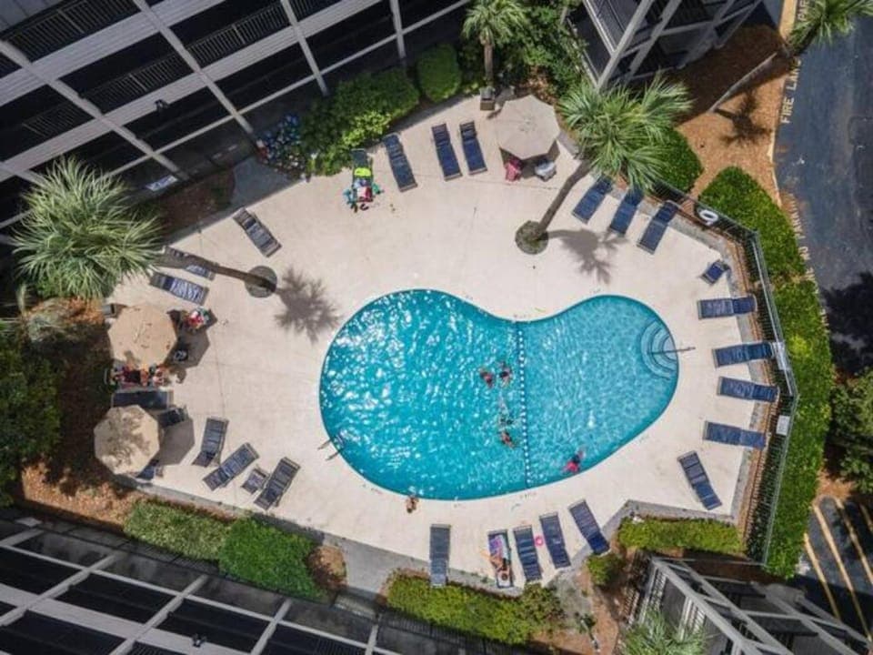 Property building, Bird's eye view, Swimming pool, sunbed