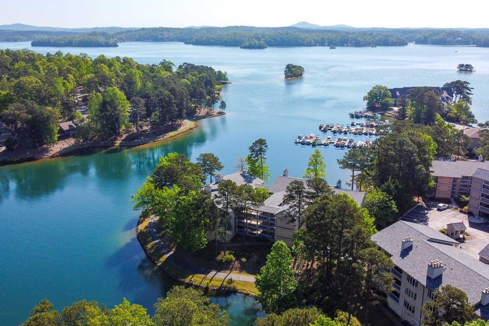 Keowee Key Condo w/ Lake Access & Community Pools! House in Lake Keowee
