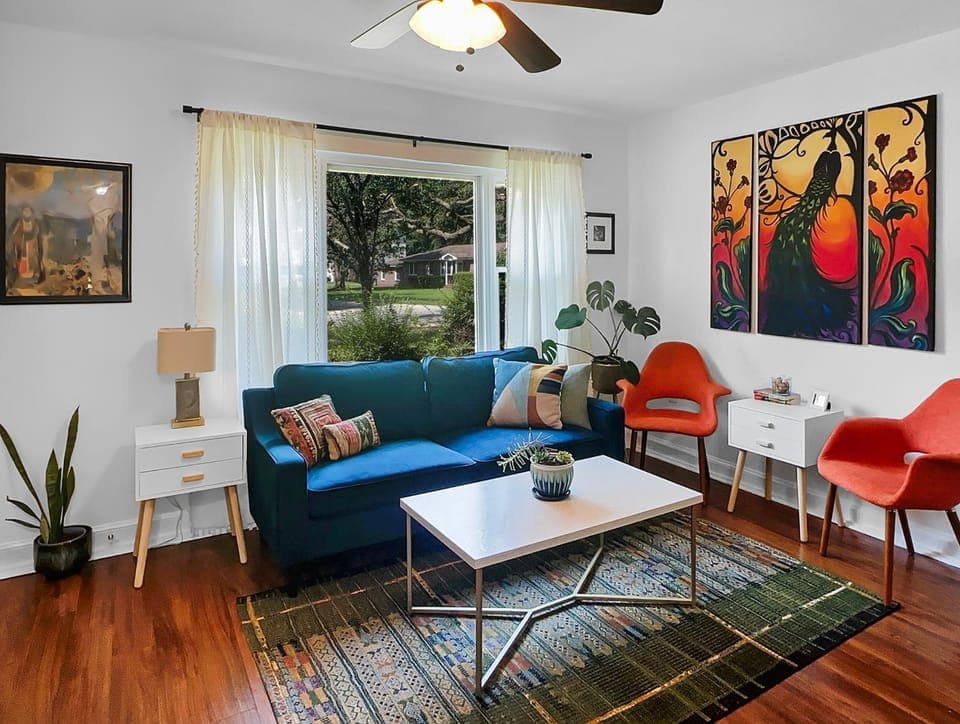 Living room, Seating area