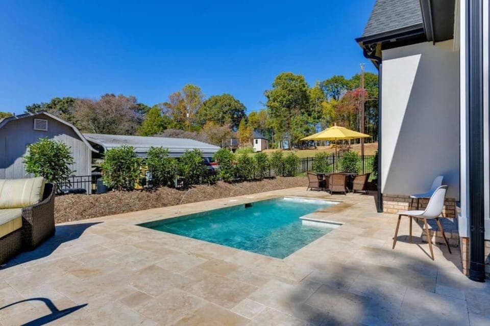 Lakefront Retreat with Dock and Pool House in Mooresville