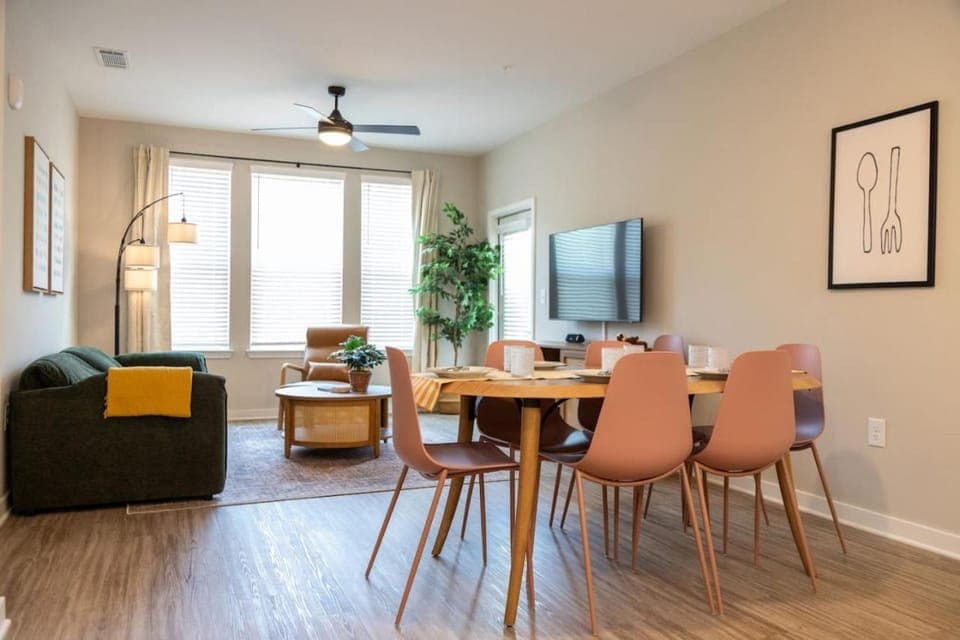 3 BR Delight: Sleeps 6 | UGA | Prime Location | Long Stays Apartment in Athens
