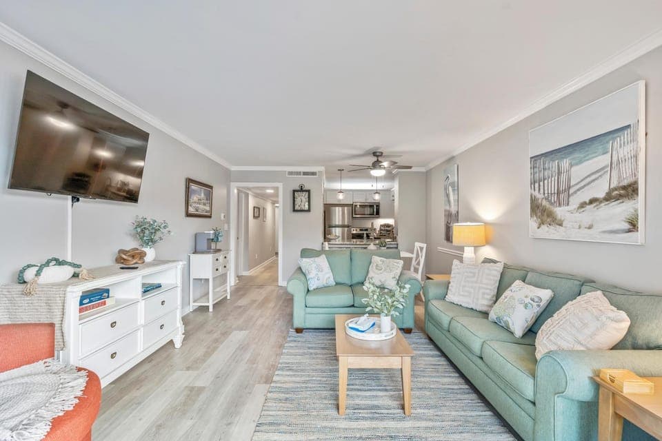 2 Bedroom Condo at Ocean Creek Resort - 7 Pools, Hot Tub, Beach Shuttle Apartment in Briarcliffe Acres