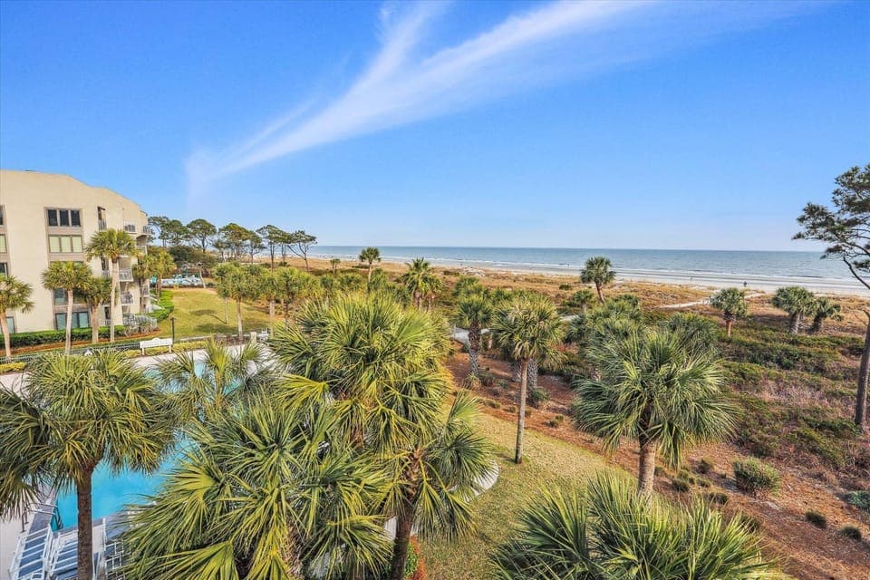 412 Shorewood Villas- Oceanfront Villa, Zero Entry Pool & Spa! FREE Activities Included House in South Forest Beach