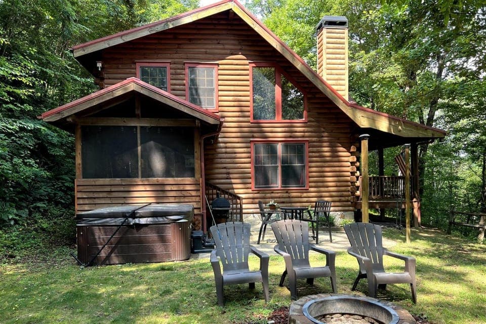 Gentle Bear Lookout House in Swain County