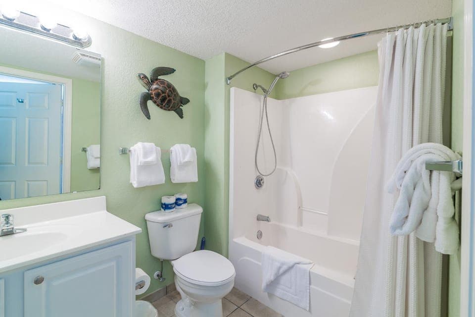 Direct Oceanfront, Unit 907, 4 Bedroom, 3 Bath, Resort House in Myrtle Beach
