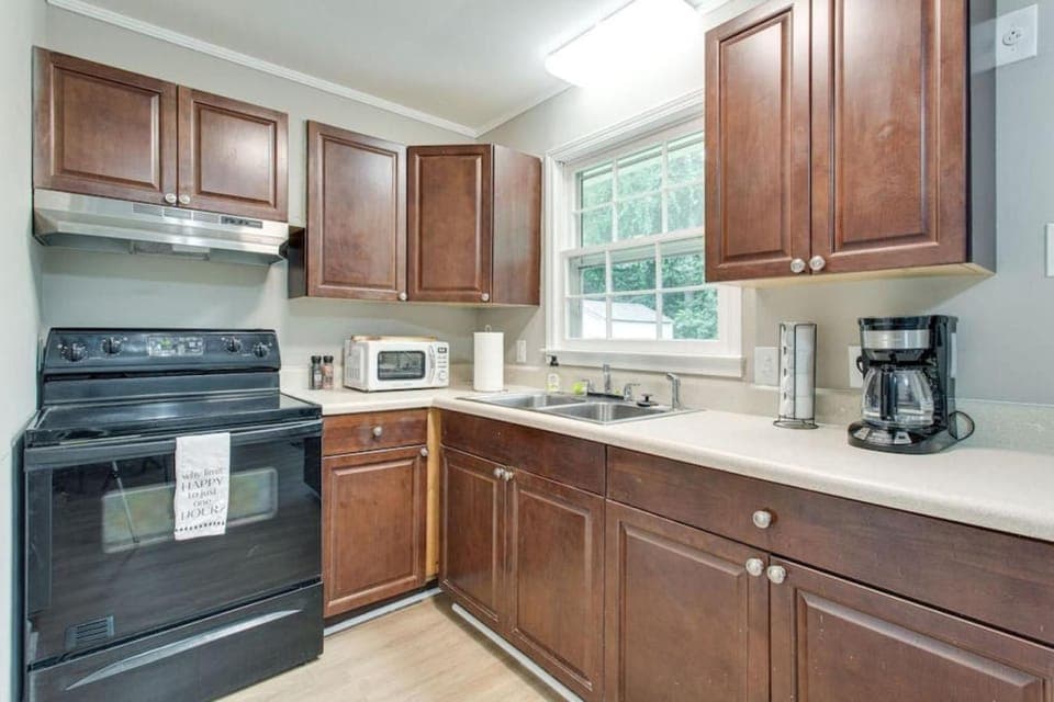 Sunset Stay Pet Friendly 2bed 1 bath House in Murfreesboro