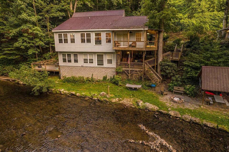 Alarka Creek Oasis House in Swain County